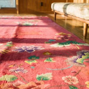 Chinese Art Deco 1920s Antique Rectangle Knotted Room Size Coral Wool Rug (SKU 21964) - in-room detail