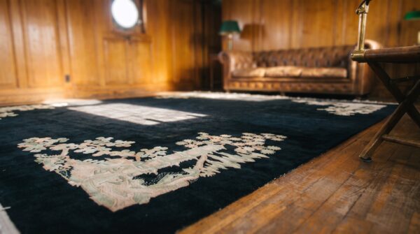 Antique chinese - art deco oversized large oversized big rug wool black 7 Antique chinese - art deco oversized large oversized big rug wool black (sku 21950) - in-room detail