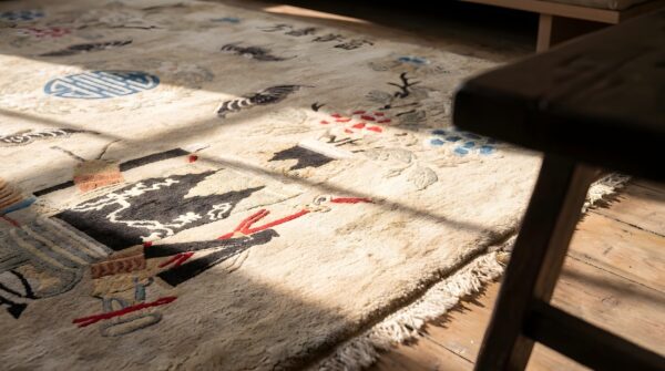Antique chinese - baotou chinese ivory 1890s rug 7 Antique chinese - baotou chinese ivory 1890s rug (sku 22660) - in-room detail