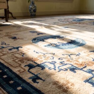 Antique Chinese Ningxia Large Room Size Wool Ivory Foo Dog Lion Rug (SKU 21724) - in-room detail