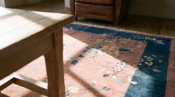 Antique classic floral chinese art deco design area rug (sku 22511) - in-room detail