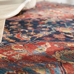 Classic Red Blue Color Antique Floral Medallion Pattern Persian Bakhtiari Rug (SKU 18912) - in-room detail