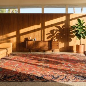 Classic Red Antique Geometric Persian Room Size Heriz Serapi Rug (SKU 21515) - room view