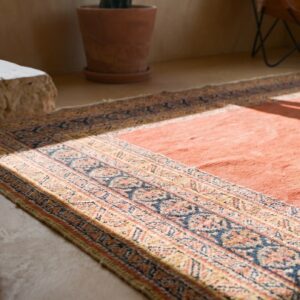 Coral Rustic Open Field Antique Persian Flat Weave Senneh Kilim Medallion Rug (SKU 19953) - in-room detail
