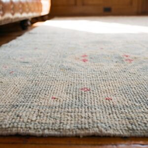 Decorative Light Faded Ivory Color Antique Indian Tribal Floral Design Cotton Agra Rug (SKU 20362) - in-room detail