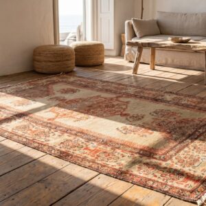 Antique Farahan Small Scatter Size Wool Ivory Rug (SKU 21402) - room view