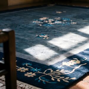 Antique Floral Medallion Wool Hand Knotted Pile Gray 1920s Rug (SKU 22956) - in-room detail
