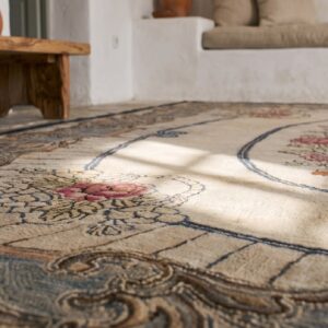 Floral Medallion Ivory Beige Cream White Rectangle 1930s Hooked - Loop Pile Wool & Cotton Antique Rug (SKU 17452) - in-room detail