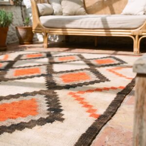Ivory Antique Allover Geometric Tribal Native American Flat Weave Navajo Rug (SKU 20331) - in-room detail