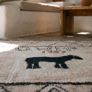 Ivory Antique American Folk Art Hooked Rug: The 1787 Homestead (SKU 17310) - in-room detail