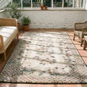 Ivory Antique Artistic American Folk Art Hooked Cotton Rug (SKU 17237) - room view