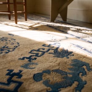 Wool Ivory Chinese Antique Room Size - Peking 1920s Rectangle Knotted Rug (SKU 25537) - in-room detail