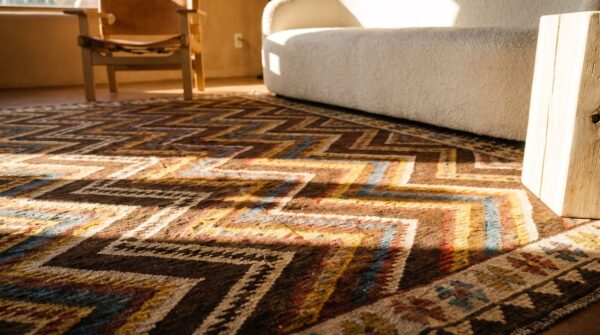 Antique kilim - n. W. Persian persian multicolor 1900s rug 12 Antique kilim - n. W. Persian persian multicolor 1900s rug (sku 21690) - in-room detail