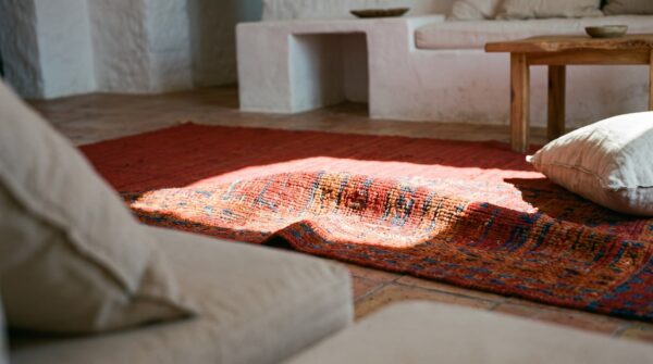 Antique kilim - n. W. Persian red 1940s rug 13 Antique kilim - n. W. Persian red 1940s rug (sku 20377) - in-room detail
