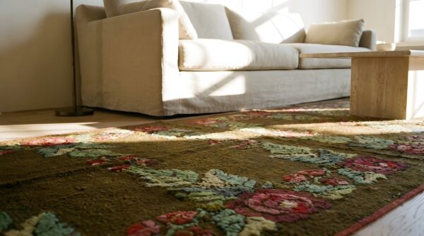 Antique large american hooked - loop pile rug (sku 25653) - in-room detail