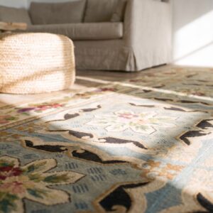 Large Size Ivory Antique Floral Flatweave English Fleur De Lis Needlepoint Rug (SKU 19395) - in-room detail