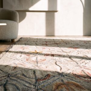 Light Ivory Antique American Folk Art Leaf Pattern Hooked Cotton Rug (SKU 19418) - in-room detail