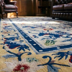 Luxurious Silk Pile Antique Ivory Artistic Chinese Foo Dog Design Rug (SKU 25315) - in-room detail