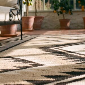 Neutral Antique Tribal Design Native American Wool Navajo Flat Weave Rug (SKU 23597) - in-room detail