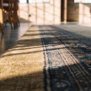 Antique Oversized Serab Persian Knotted Rug (SKU 21485) - in-room detail