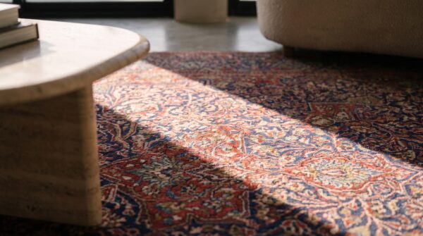 Antique persian kashan rug, hand-knotted wool, central persia 8 Antique persian kashan rug, hand-knotted wool, central persia (sku 20215) - in-room detail