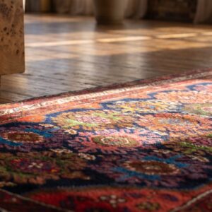 Antique Persian Malayer Rug, Hand-Knotted Wool, West-Central Persia (SKU 17963) - in-room detail