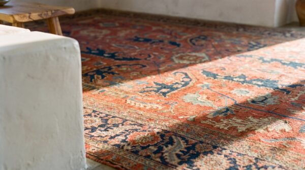 Antique persian serapi carpet 11'6"×16'3" strong red & blue, hand-knotted wool, 1880s 13 Antique persian serapi carpet 11'6"×16'3" strong red & blue, hand-knotted wool, 1880s (sku 19842) - in-room detail