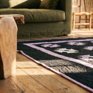 Antique Quilt American Knotted Square Rug (SKU 20614) - in-room detail