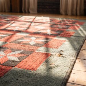 Antique Quilt Multicolor 1890s Wool Knotted America Small Scatter Size Rug (SKU 20697) - in-room detail
