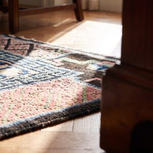 Rectangle 1900s Ivory Beige Cream White Floral Medallion Antique Hand Knotted Pile Wool Rug (SKU 21831) - in-room detail
