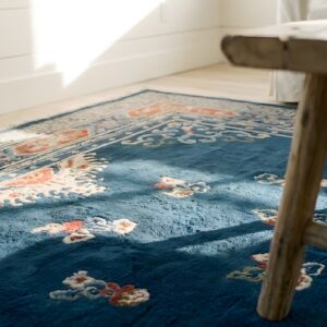 Hand Knotted Pile Rectangle Floral Medallion Antique Blue 1920s Wool Rug (SKU 25239) - in-room detail