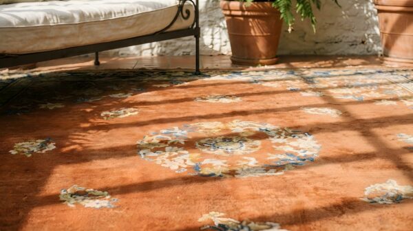 Red antique chinese - art deco allover floral knotted rug 10 Red antique chinese - art deco allover floral knotted rug (sku 25216) - in-room detail