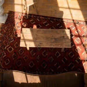 Antique Red Turkmen Turkmenistan Geometric Knotted Rug (SKU 24396) - in-room detail