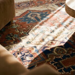 Room Size Antique Red Geometric Medallion Design Persian Serapi Heriz Rug (SKU 25422) - in-room detail