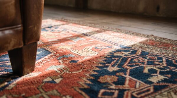 Room size red antique late 19th century persian serapi heriz carpet (sku 19893) - in-room detail