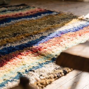 Antique Shaker Rug Small Scatter Size Wool Multicolor (SKU 17241) - in-room detail
