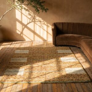 Small Scatter Size American Hooked 1920s Wool Antique Rug (SKU 20014) - room view
