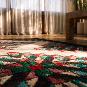 Small Scatter Size American Multicolor Hooked 1930s Wool Antique Rug (SKU 20528) - in-room detail