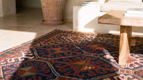 Antique soumak persian geometric rug (sku 25089) - in-room detail