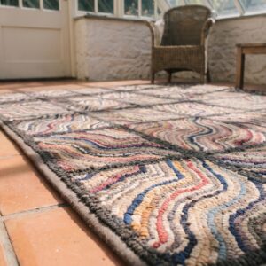 Square Wool Hooked 1930s American Small Scatter Size Antique Rug (SKU 19750) - in-room detail
