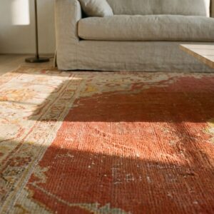 Antique Turkish Oushak Carpet 10'×13' Orange Medallion, 1880s (SKU 19271) - in-room detail