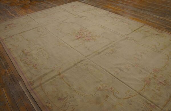 1930s beige floral bouquet antique aubusson french rug 8' x 11'5" flatweave wool carpet 2 1930s beige floral bouquet antique aubusson french rug 8' x 11'5" flatweave wool carpet - detail view 1