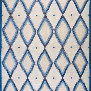 Contemporary American hooked rug, design 10024A
