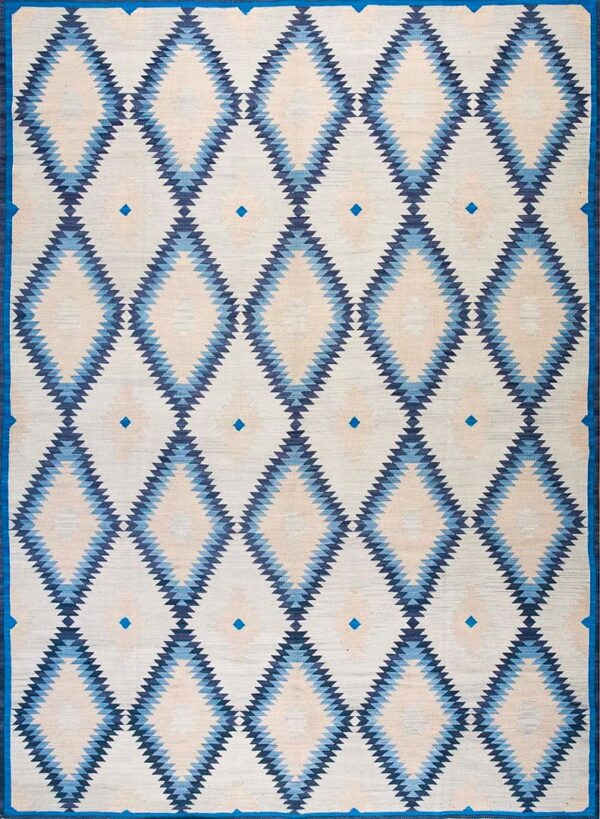 Contemporary american hooked rug, design 10024a