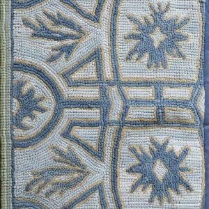 Contemporary American hooked rug, design 1039D