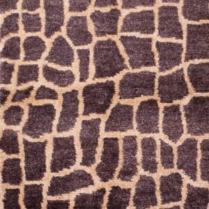 Contemporary American hooked rug, design 14021A
