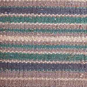 Contemporary American hooked rug, design 15011A