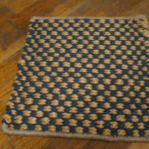 Contemporary American hooked rug, design 15026