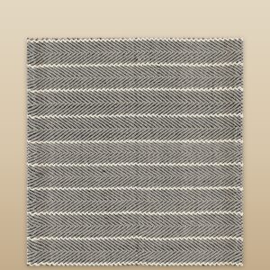 Contemporary American hooked rug, design 16S_17