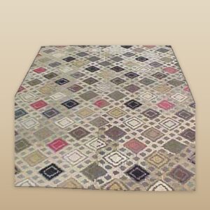 Contemporary American hooked rug, design 30-068A